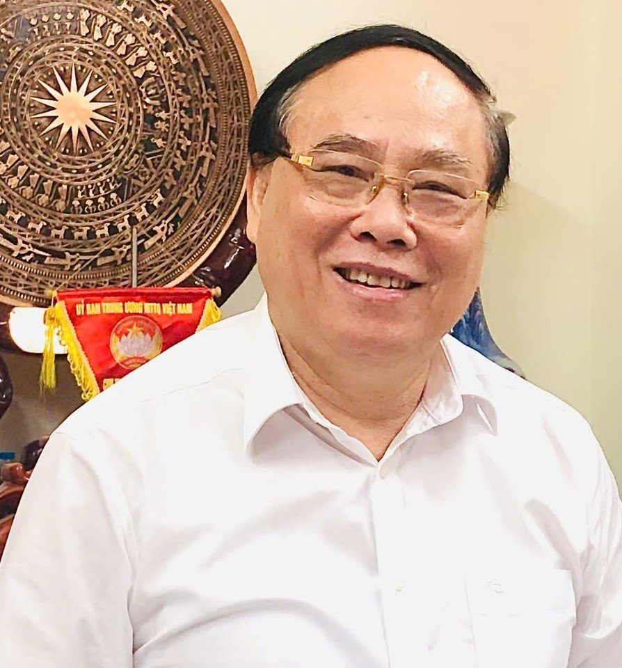 Chân dung TTND BS Đậu Xuân Cảnh — Chủ tịch TW Hội