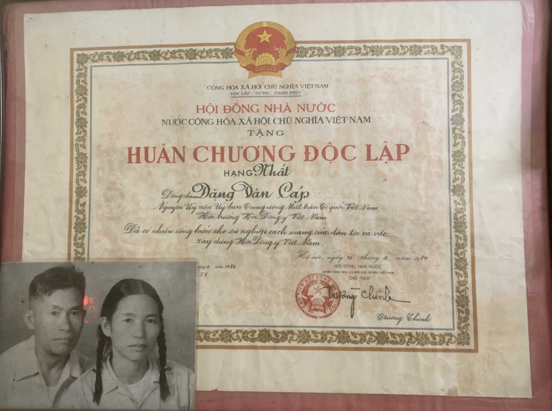 Huân chương Độc lập hạng Nhất tặng Lương y Đặng Văn Cáp